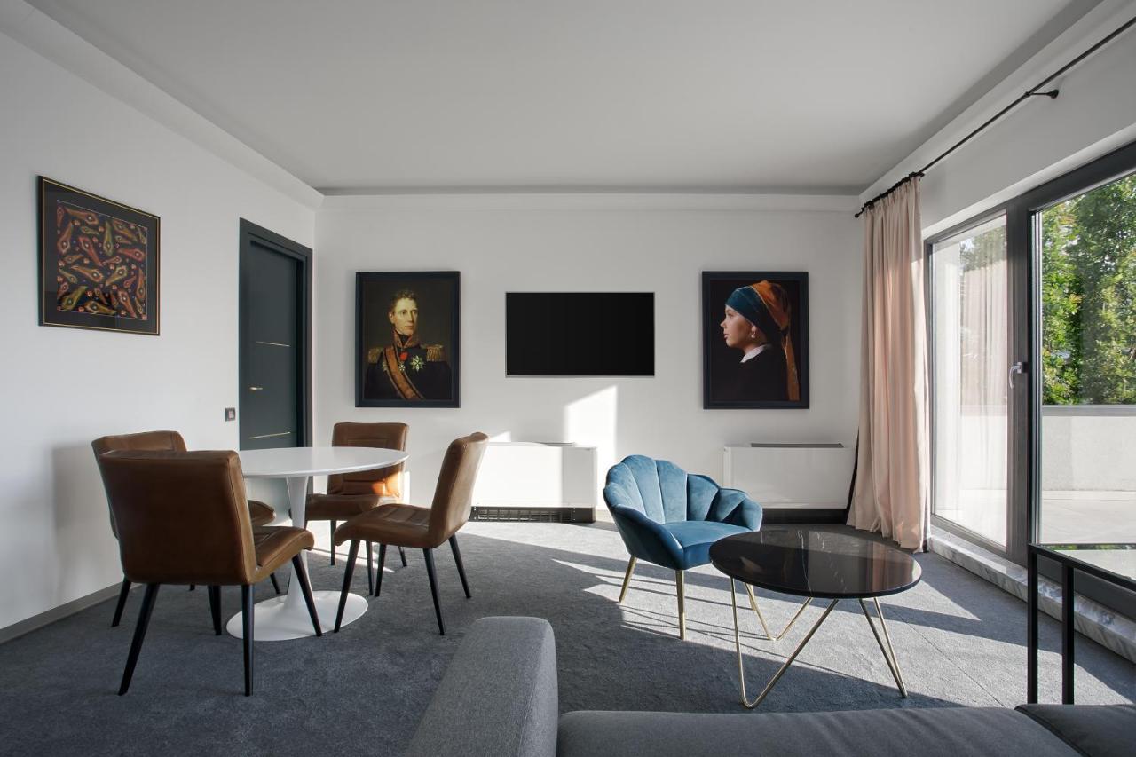 קלוז'-נאפוקה The Square Hotel מראה חיצוני תמונה