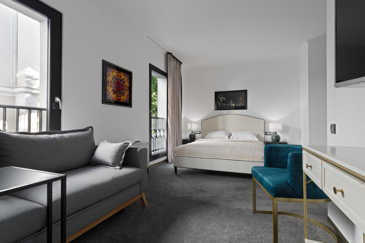 קלוז'-נאפוקה The Square Hotel מראה חיצוני תמונה