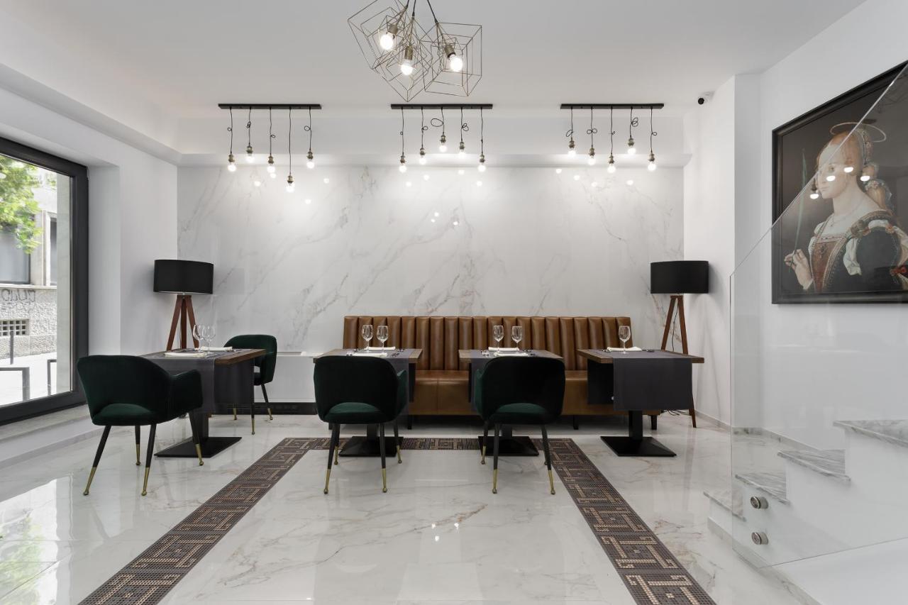 קלוז'-נאפוקה The Square Hotel מראה חיצוני תמונה