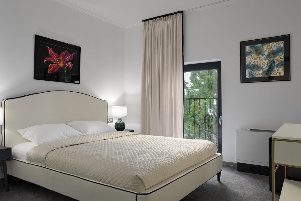 קלוז'-נאפוקה The Square Hotel מראה חיצוני תמונה