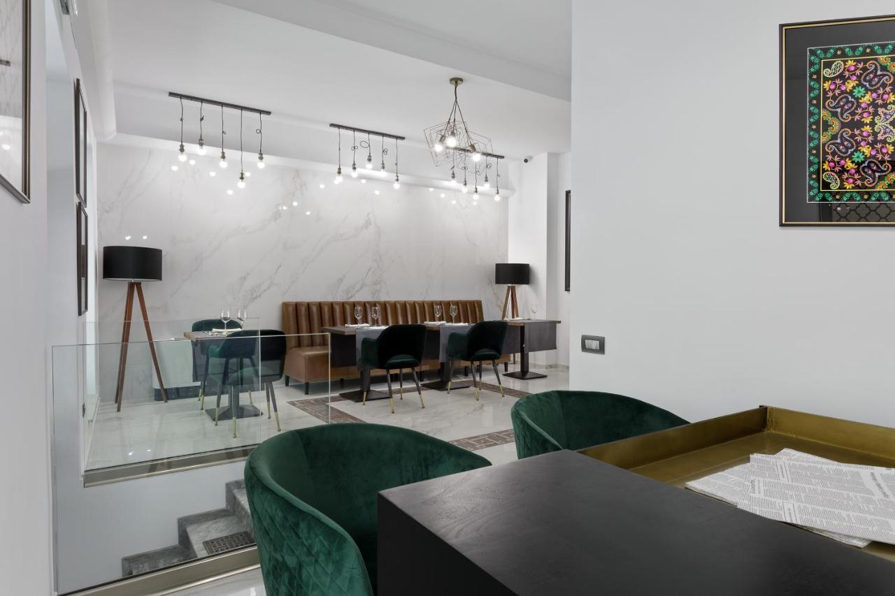 קלוז'-נאפוקה The Square Hotel מראה חיצוני תמונה